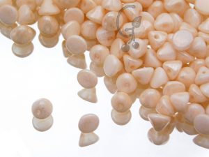 Намистини Button 4 мм Chalk White Champagne Luster