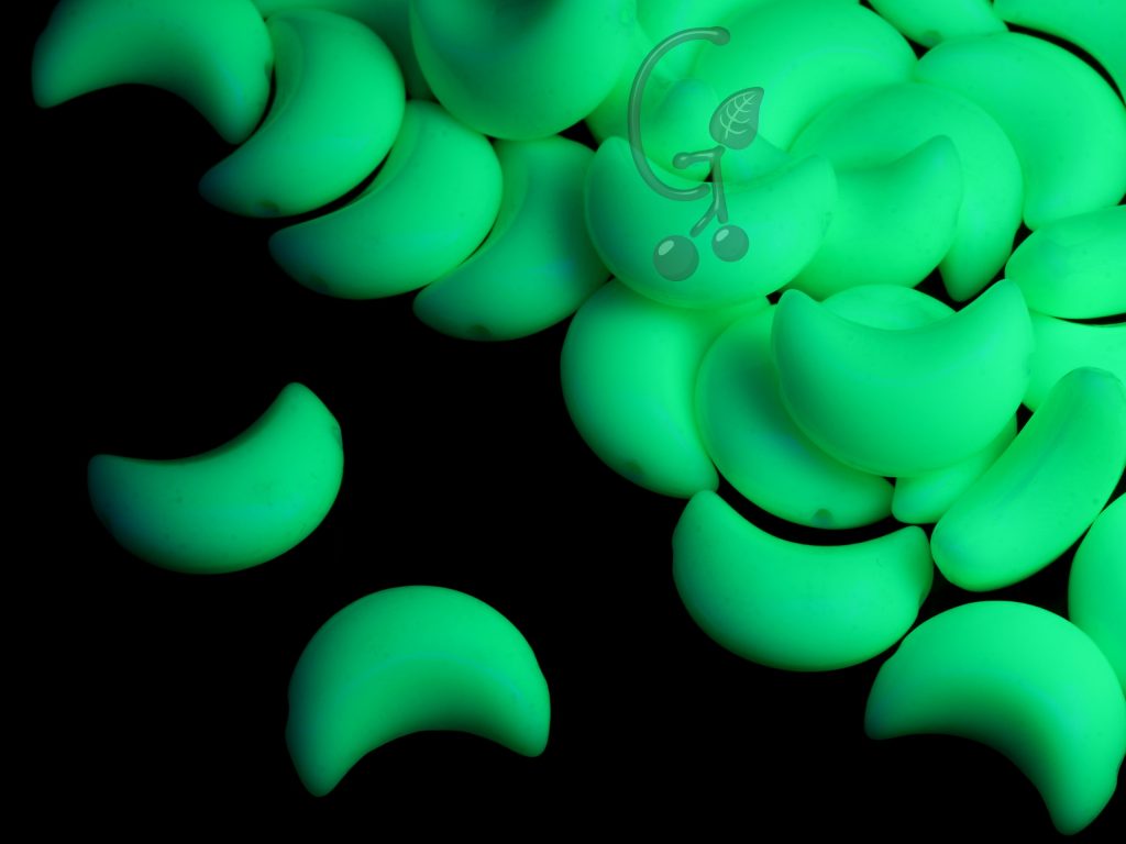 Намистини Півмісяці 14 мм Light Greenish (світяться в ультрафіолеті)