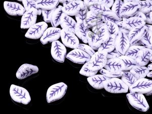 Намистини Хвилясті листочки 9×14 мм Chalk White Lavender Finish