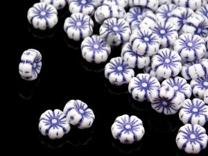 Flower Beads Chalk White Purple